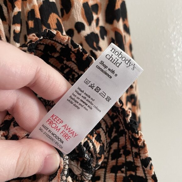 Nobody’s Child Women 2 Leopard Print Tie Front Off The Shoulder Crop Top - Picture 9 of 10